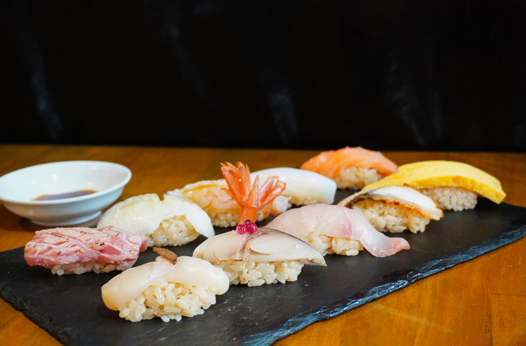 4 Popular Sushi Restaurants in Himeji｜Standing-up-eating sushi, sushi-train, rich sushi dinner, etc