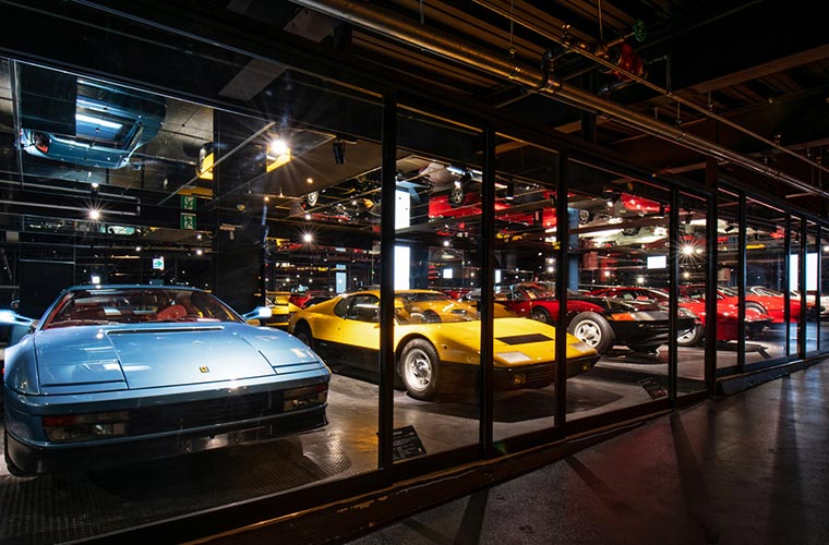 トリノミュージアム - プレミアムなヴィンテージカーを展示する博物館｜日本に1台しかないフェラーリも必見